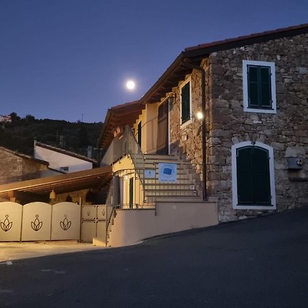 Il Nido Del Viaggiatore Vallebona ภายนอก รูปภาพ