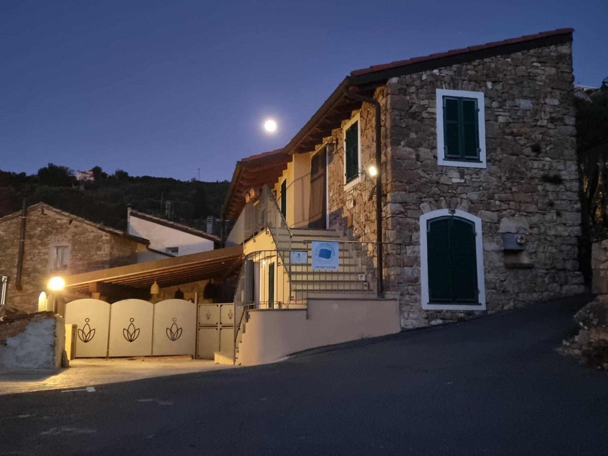 Il Nido Del Viaggiatore Vallebona ภายนอก รูปภาพ